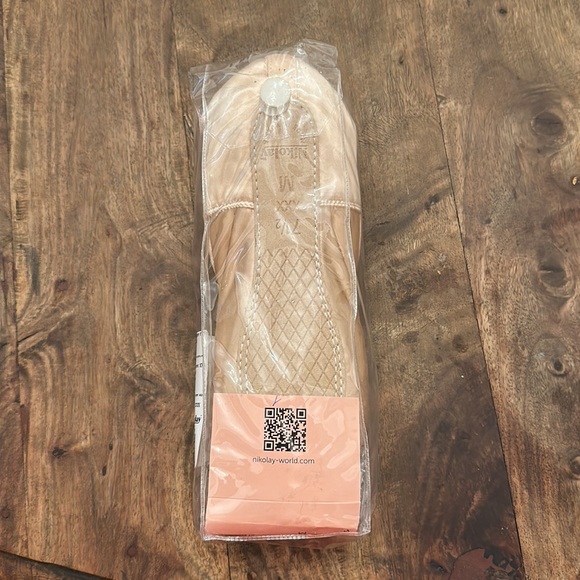 brand new Nikolay 3007 pointe shoes (7 1/2, XXX, M) - Picture 2 of 12